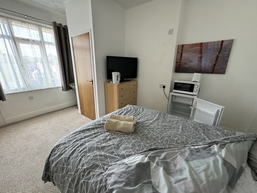 The Cove Guest House, 48 River Street, Rhyl, Clwyd