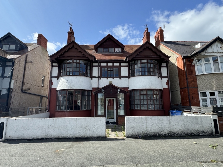 The Cove Guest House, 48 River Street, Rhyl, Clwyd