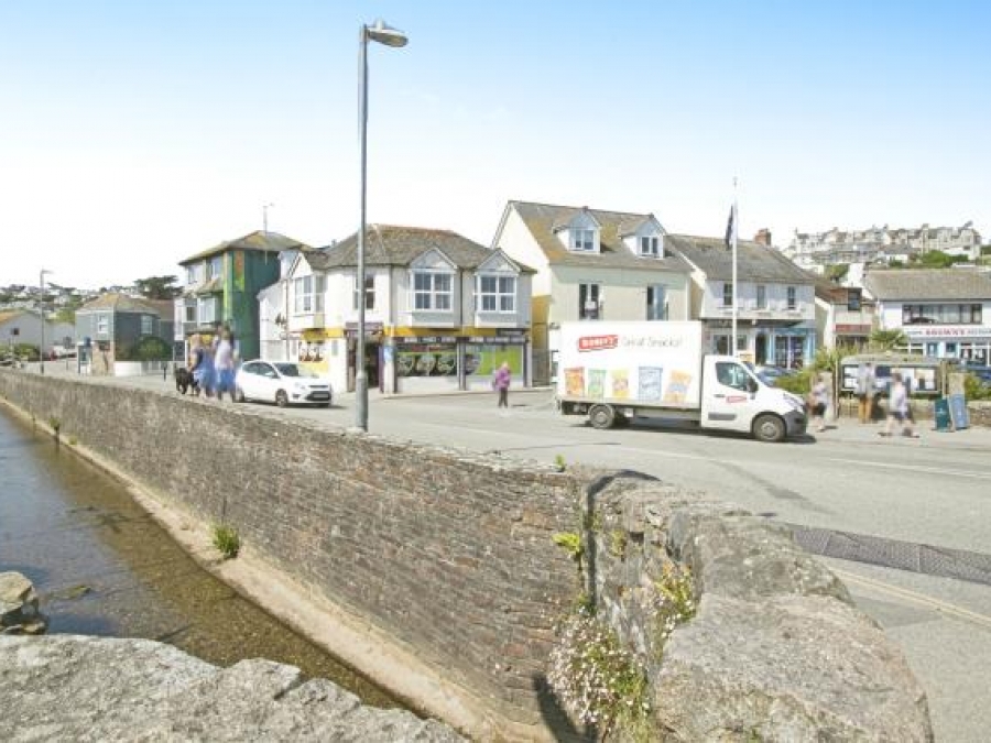 4 Tywarnhayle Square, Perranporth, Cornwall