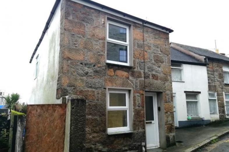 23 The Fradgan, Newlyn, Penzance, Cornwall TR18 5BE