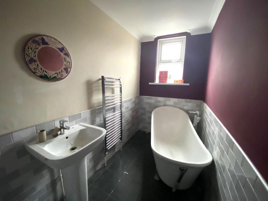 70 Warbro Road & The Garden Flat, Torquay, Devon, TQ1 3PS