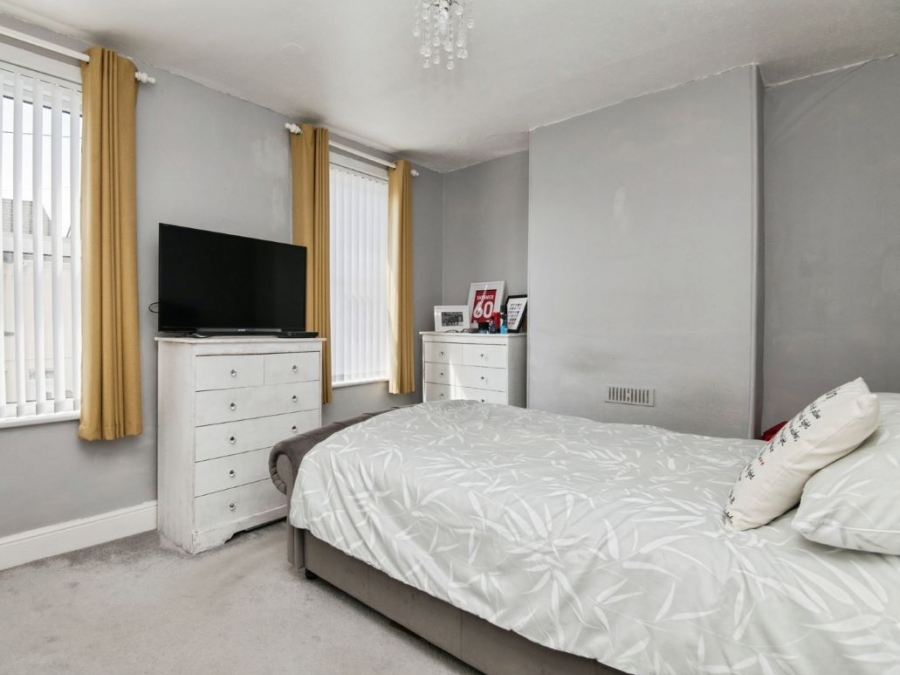 32 Holland Road, Exeter, Devon, EX2 9BX