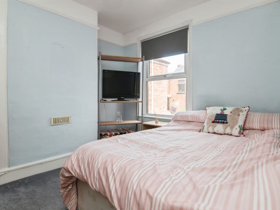 32 Holland Road, Exeter, Devon, EX2 9BX