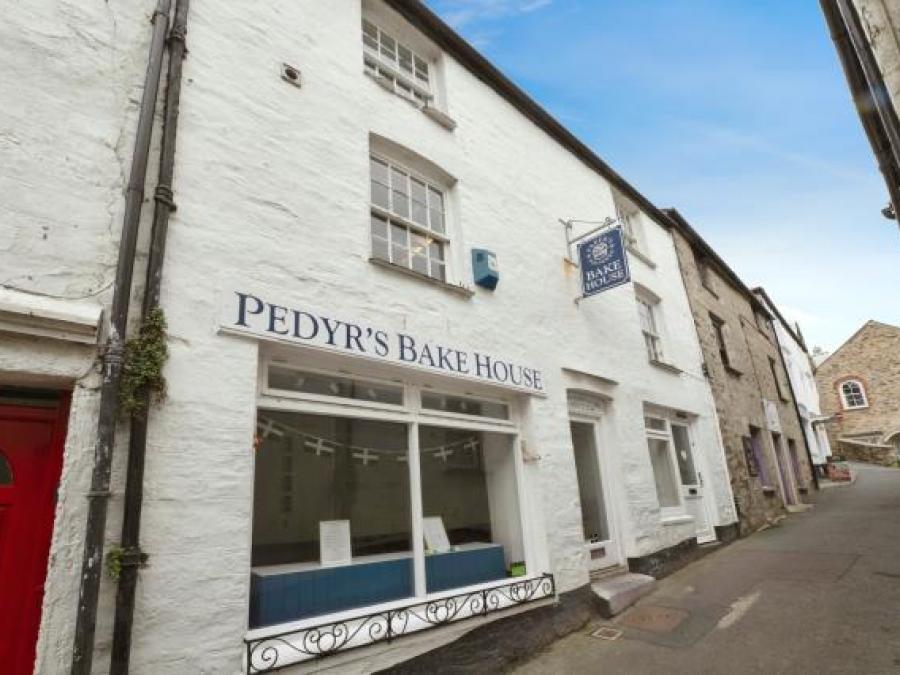 Pedyr's Bake House, 4 Fore Street, Polperro, Looe, Cornwall