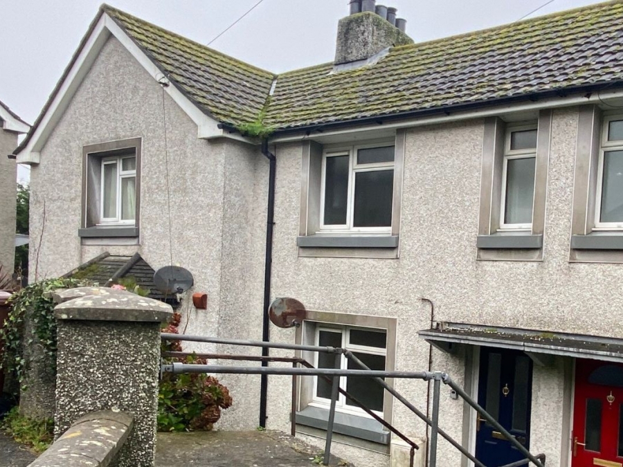 10 Chywoone Place, Newlyn, Penzance, Cornwall, TR18 5NW