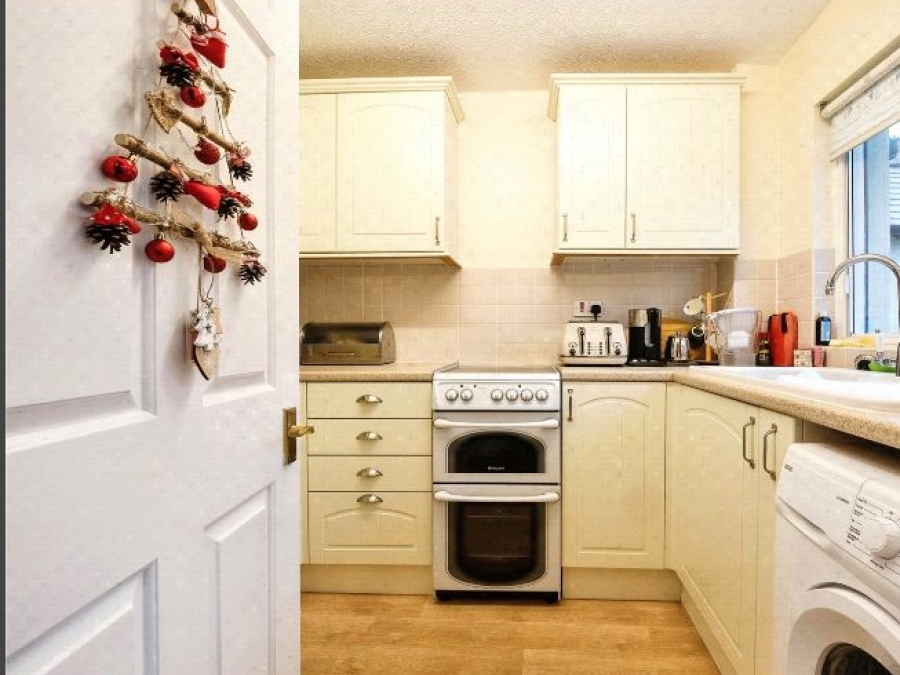 Flat 31 The Manor House, Coronation Road, Totnes, Devon, TQ9 5DF