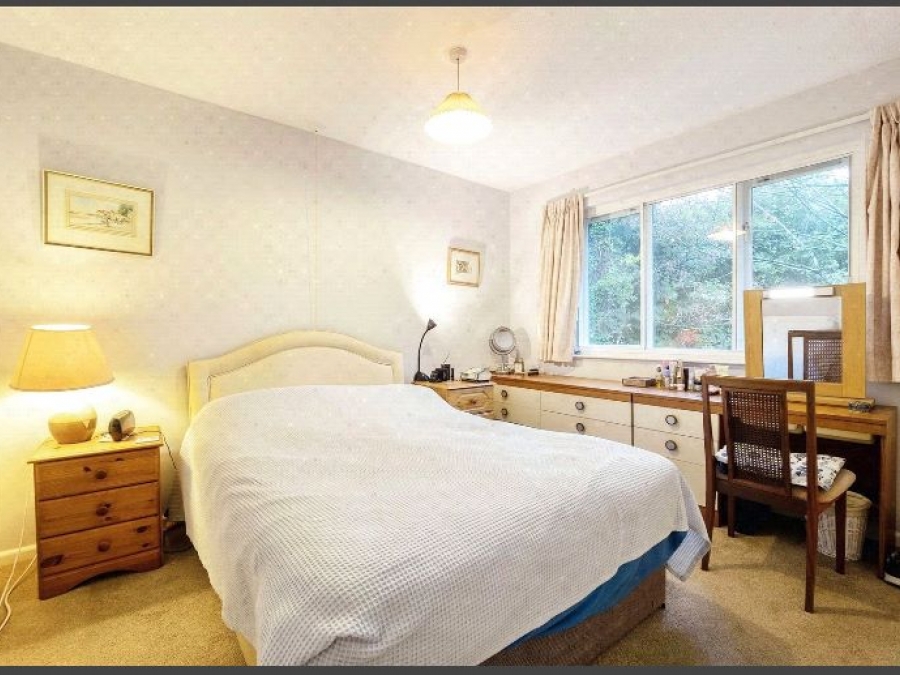 Flat 31 The Manor House, Coronation Road, Totnes, Devon, TQ9 5DF