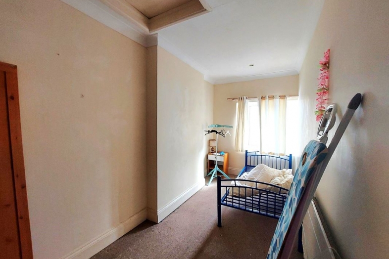 127 Newton Road, Torquay, Devon, TQ2 7AJ