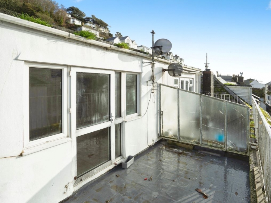 Flat 3 Polkirt, Castle Street, Looe, Cornwall, PL13 1AZ