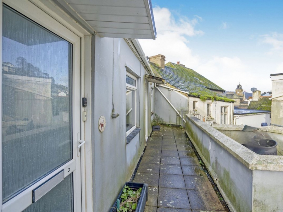Flat 3 Polkirt, Castle Street, Looe, Cornwall, PL13 1AZ