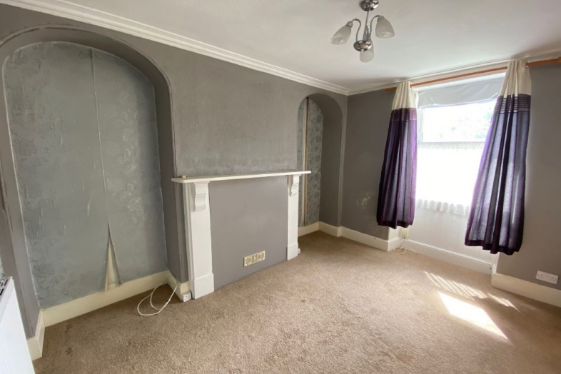 51 Old Exeter Road, Newton Abbot, Devon, TQ12 2NH TQ12 2NH