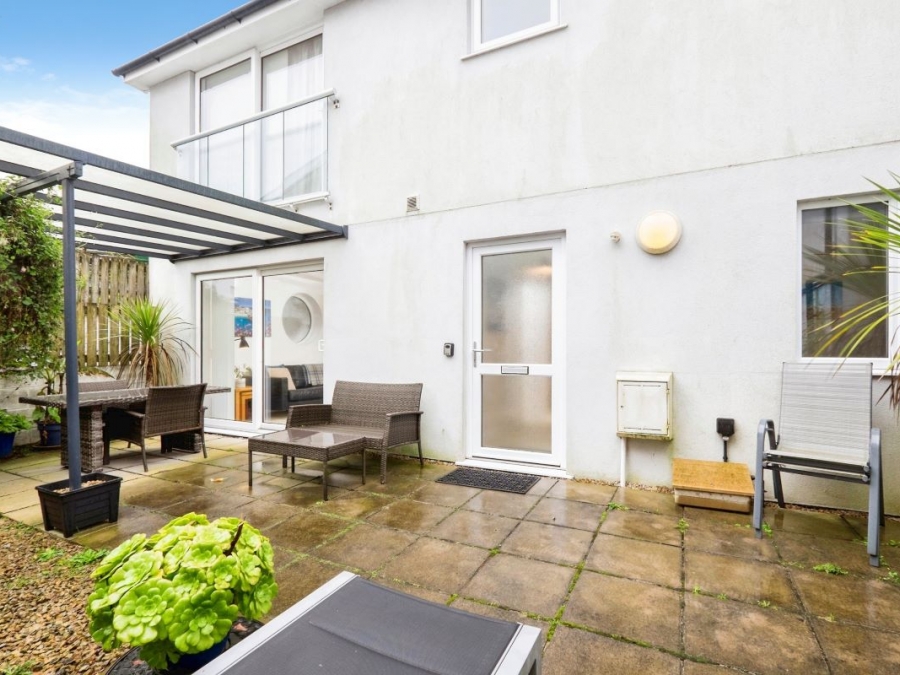 8 Lescudjack Heights, Pendennis Place, Penzance, Cornwall, TR18 2FA