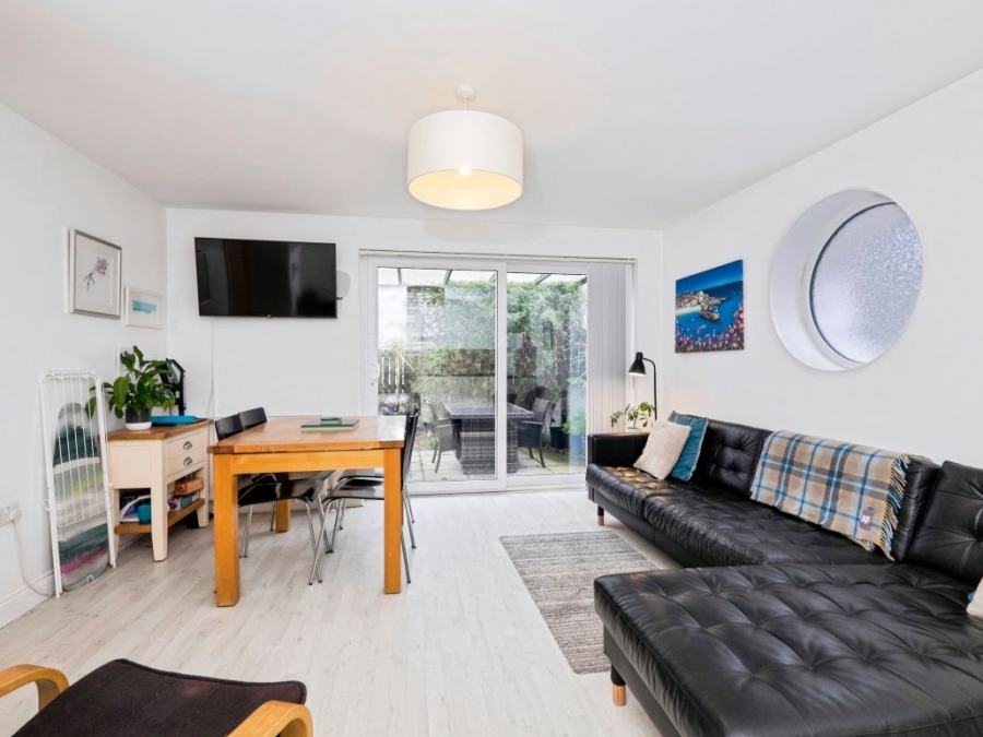 8 Lescudjack Heights, Pendennis Place, Penzance, Cornwall, TR18 2FA