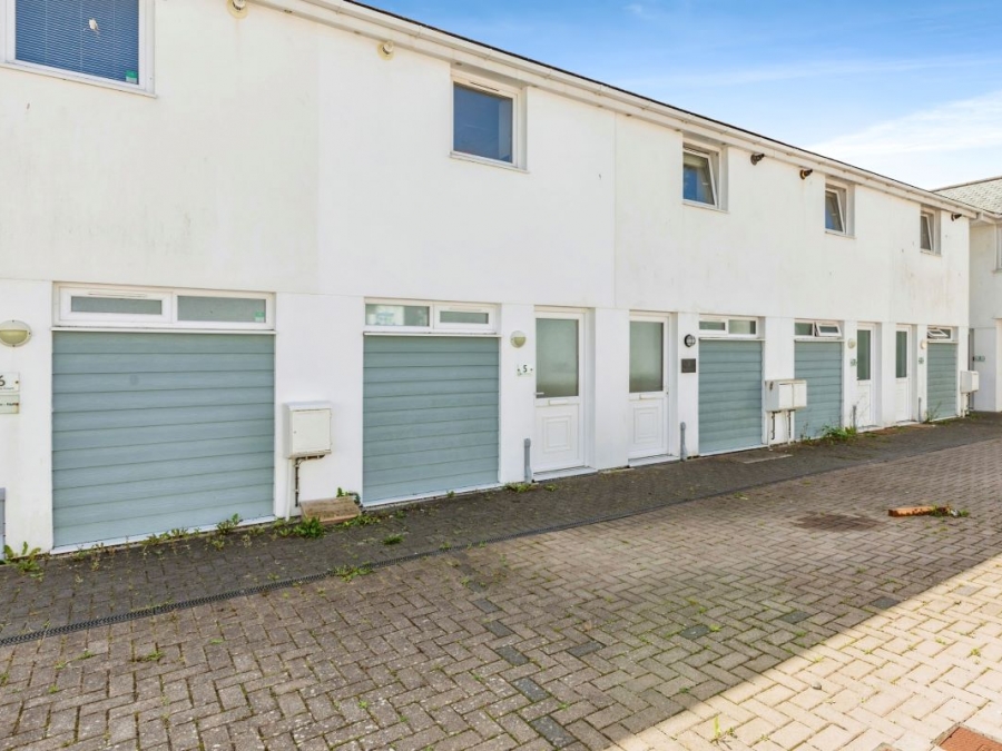 5 Veronica Court, Penmur Road, Newquay, Cornwall, TR7 2LY