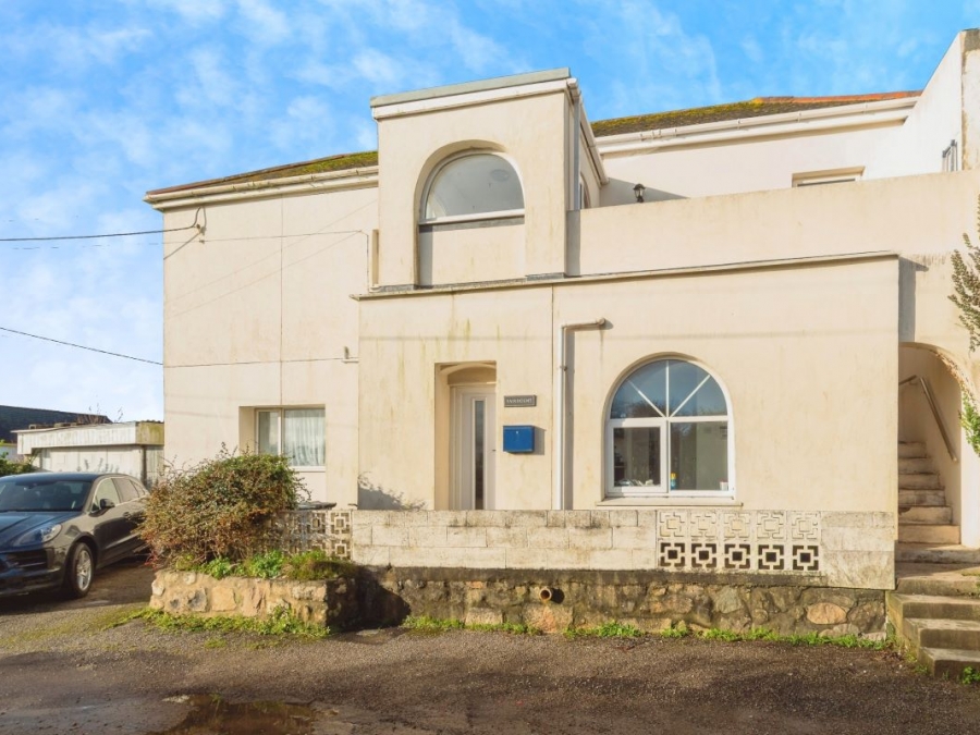 Upper Fairholme, Perranuthnoe, Penzance, Cornwall, TR20 9LZ