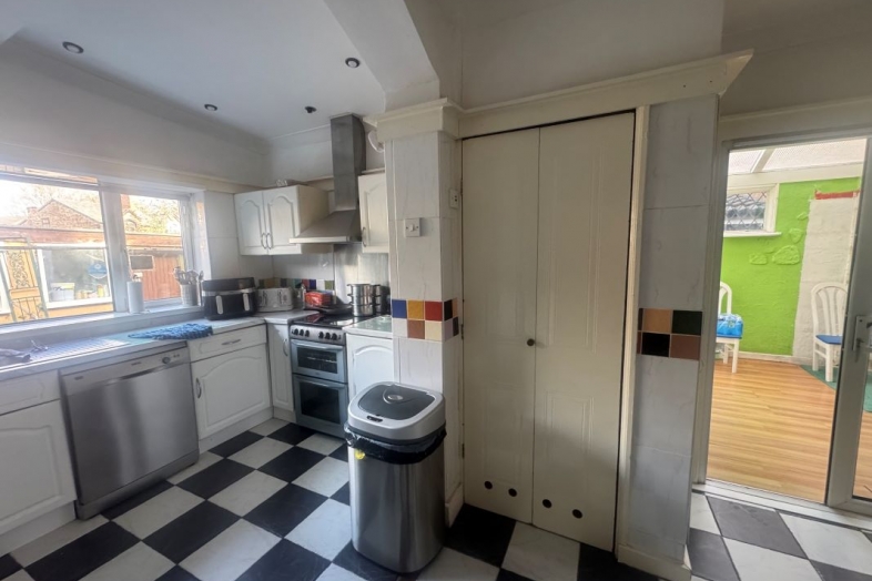 41 Kremlin Drive, Liverpool, Merseyside, L13 7BU L13 7BU