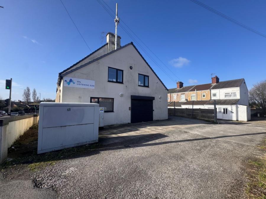 Barrows Cottages, 174 Dragon Lane, Whiston, Knowsley, L35 3QT