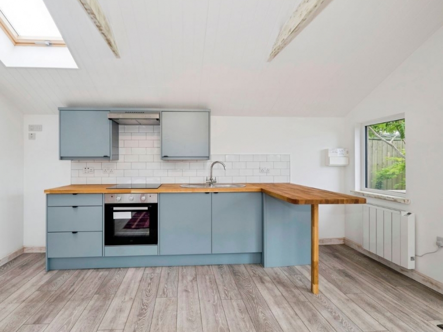 Shearwater, Sea Lane, Hayle, Cornwall, TR27 4LQ