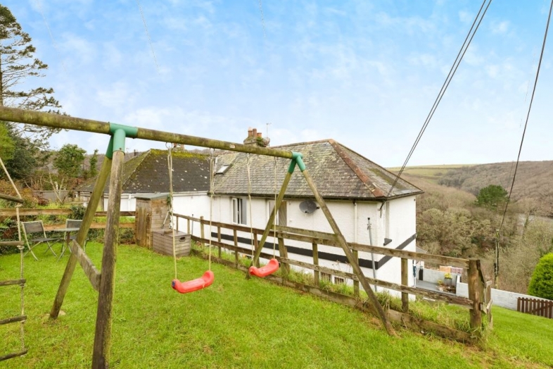 25 Woodlands View, Looe, Cornwall, PL13 2AW PL13 2AW