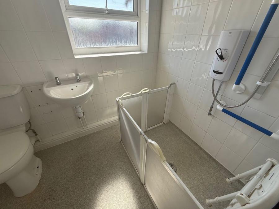 68 Ravenna Road, Liverpool, Merseyside, L19 4TZ