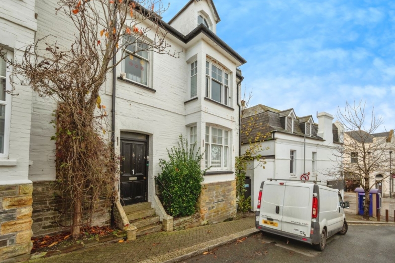 1 Cheltenham Place, Newquay, Cornwall, TR7 1BA TR7 1BA