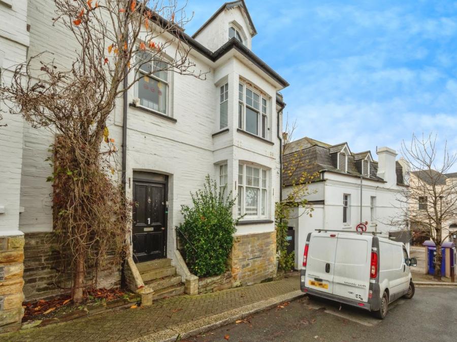 1 Cheltenham Place, Newquay, Cornwall, TR7 1BA