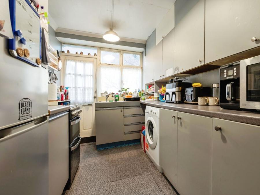 1 Cheltenham Place, Newquay, Cornwall, TR7 1BA