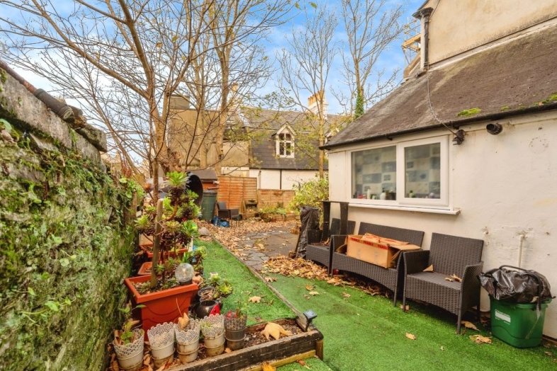 1 Cheltenham Place, Newquay, Cornwall, TR7 1BA TR7 1BA