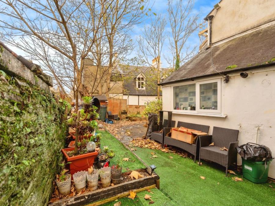 1 Cheltenham Place, Newquay, Cornwall, TR7 1BA