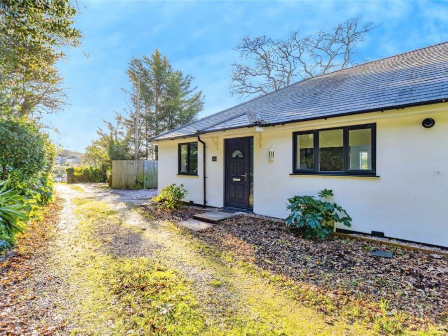 Oak Lodge, Foxhole Road, Paignton, Devon, TQ3 3TA