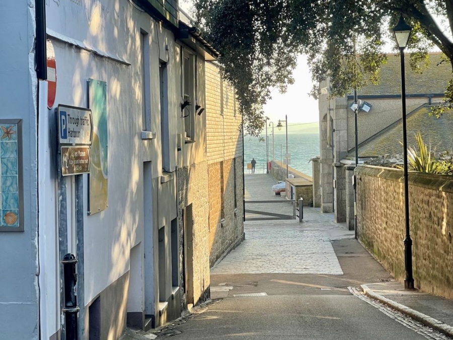 3 Cheriton House, Market Place, St Ives, TR26 1RZ