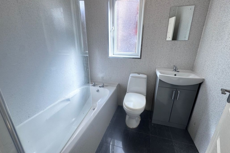 62 Clapham Road, Liverpool, Merseyside, L4 2TQ L4 2TQ