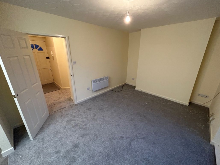 Flat 8 Woolton Court, 24-37 Woodvale Road, Woolton, L25 8RY