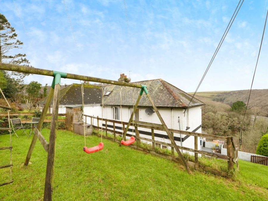 25 Woodlands View, Looe, Cornwall, PL13 2AW