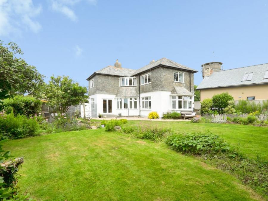Seafields, Dola Lane, Rosudgeon, Penzance, Cornwall, TR20 9PW