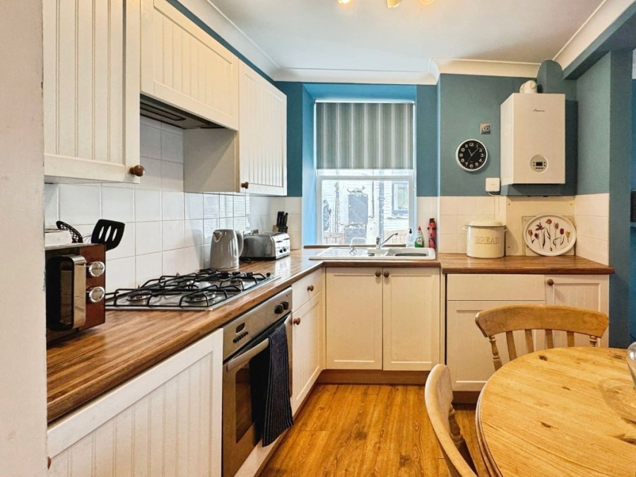Sandbanks, Bay Street, Looe, Cornwall, PL13 1BZ