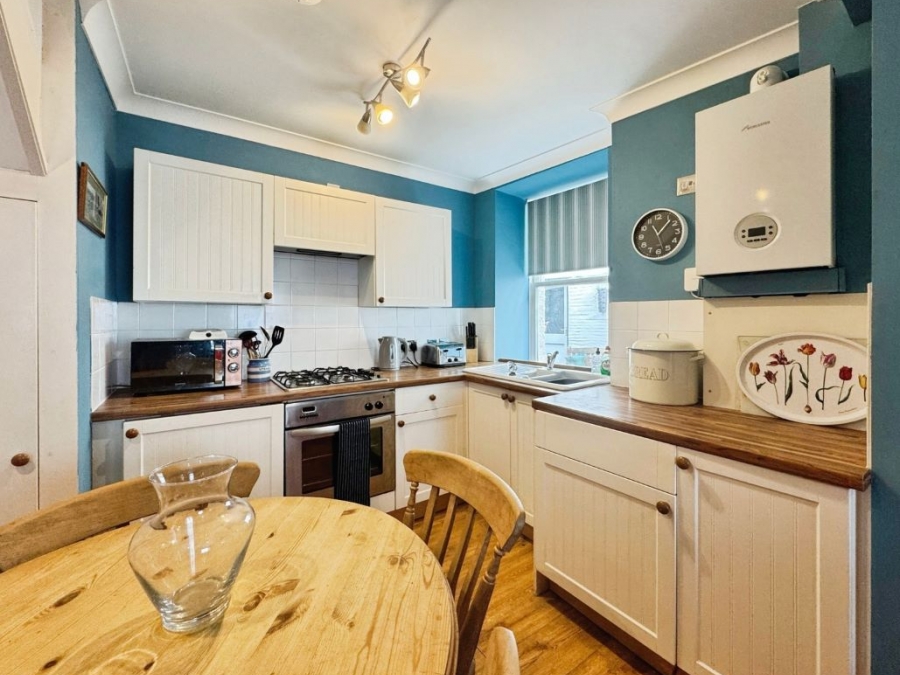Sandbanks, Bay Street, Looe, Cornwall, PL13 1BZ