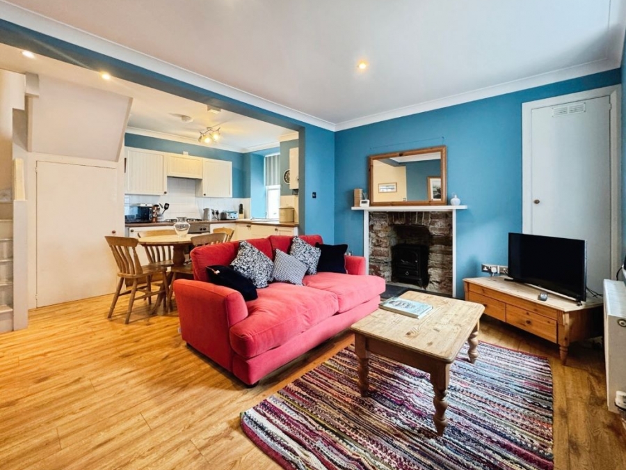 Sandbanks, Bay Street, Looe, Cornwall, PL13 1BZ