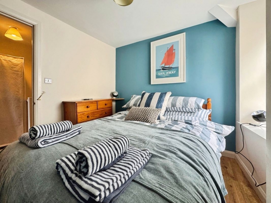 Sandbanks, Bay Street, Looe, Cornwall, PL13 1BZ