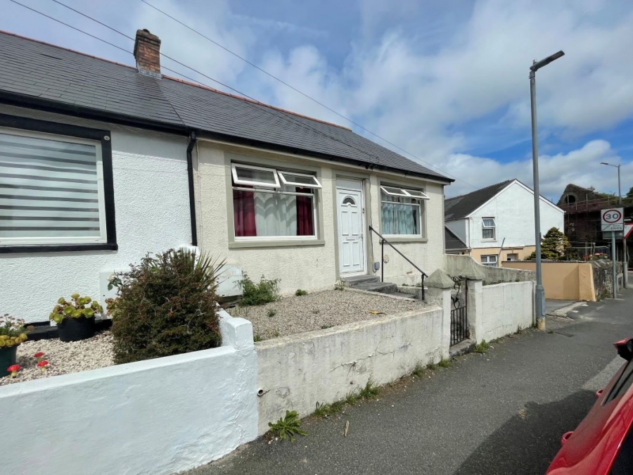 209 North Roskear Road, Tuckingmill, Camborne, Cornwall, TR14 8PP