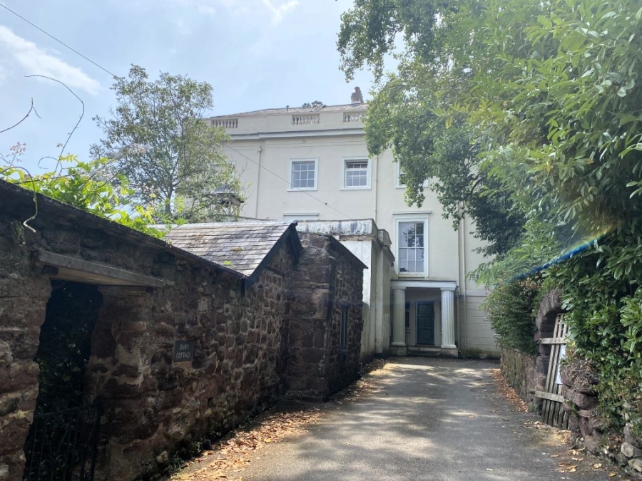 Flat 6 Trehill House, Exeter, Kenn, Devon, EX6 7XJ