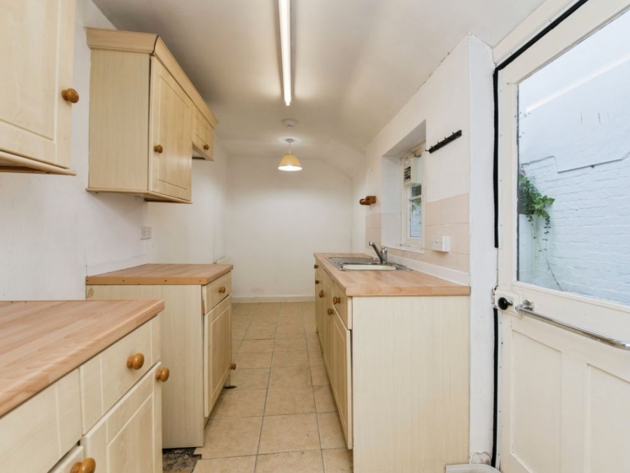 Flat 1 Beacon Court, 4 Louisa Terrace, Exmouth, Devon, EX8 2AQ