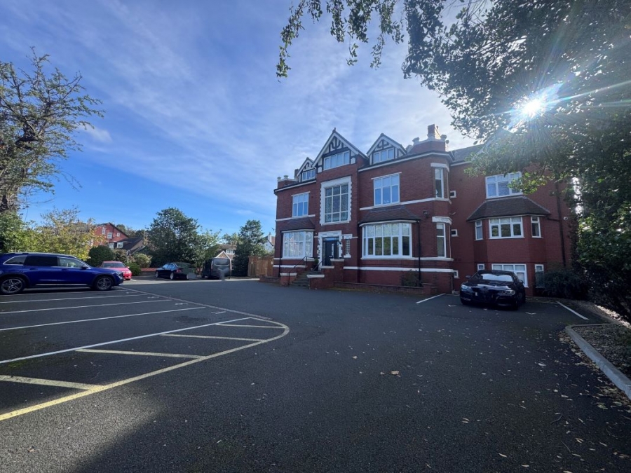 Flat 4, 4 Cambridge House, Southport, PR9 9NG