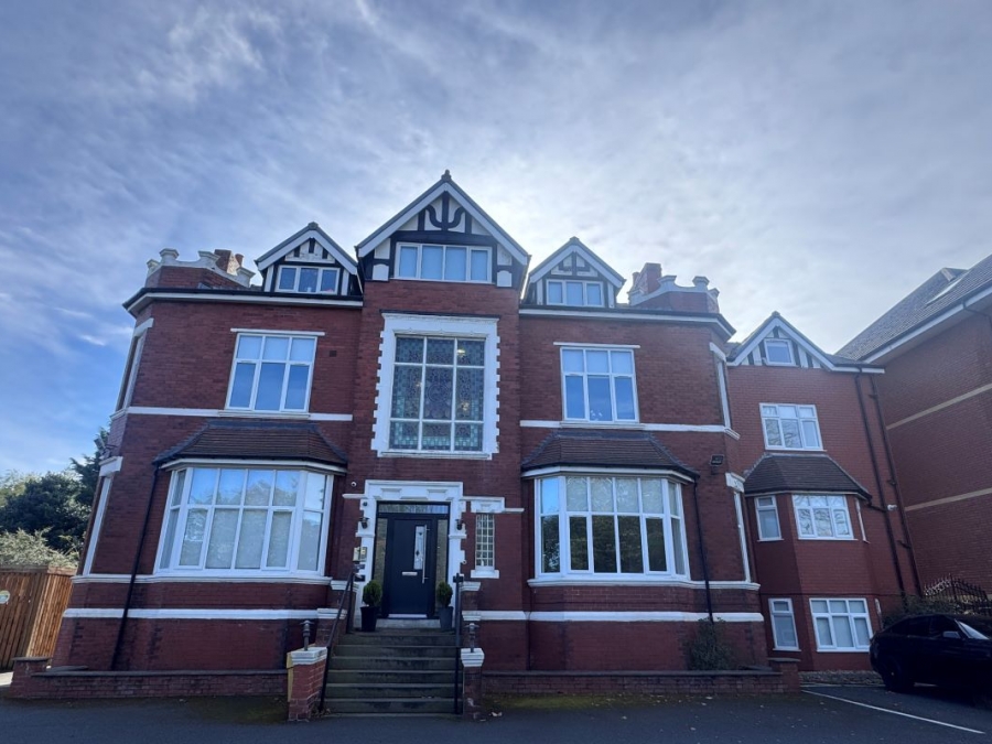 Flat 3, 4 Cambridge Road, Southport, PR9 9NG