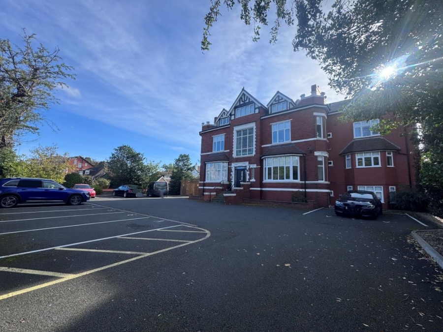 Flat 3, 4 Cambridge Road, Southport, PR9 9NG