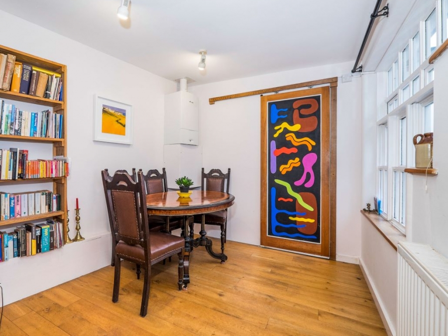 Tregenna Steps Studio, Tregenna Terrace, St. Ives, Cornwall, TR26 2DL