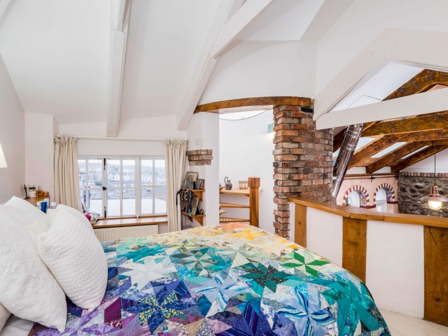 Tregenna Steps Studio, Tregenna Terrace, St. Ives, Cornwall, TR26 2DL