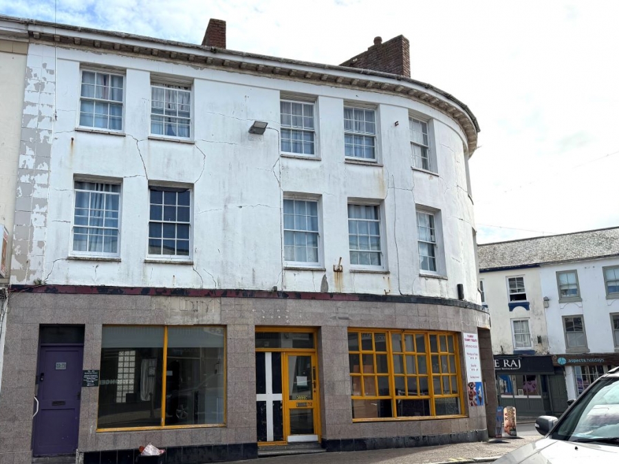 Flat 4, 72-73 Market Jew Street, Penzance, Cornwall, TR18 2LJ
