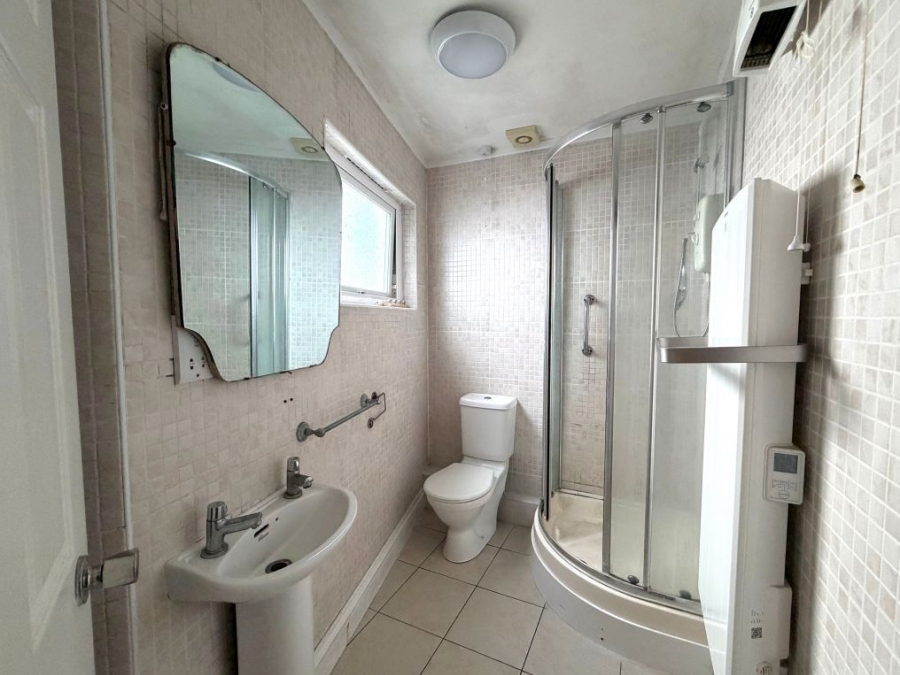 Flat 4, 72-73 Market Jew Street, Penzance, Cornwall, TR18 2LJ