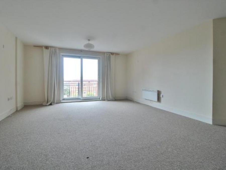 Flat 10, Brecon House, The Canalside, Gunwharf Quays, Portsmouth